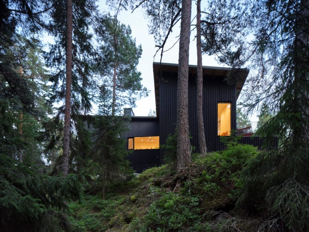 Συναισθηματική αρχιτεκτονική βίλα Sjoviken στη νότια Φινλανδία. Αρχιτέκτονες Jenni Reuter