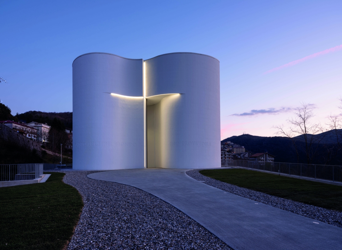 Chiesa di Santa Maria Goretti: L’incarnazione dell’architettura barocca nel contesto urbano contemporaneo