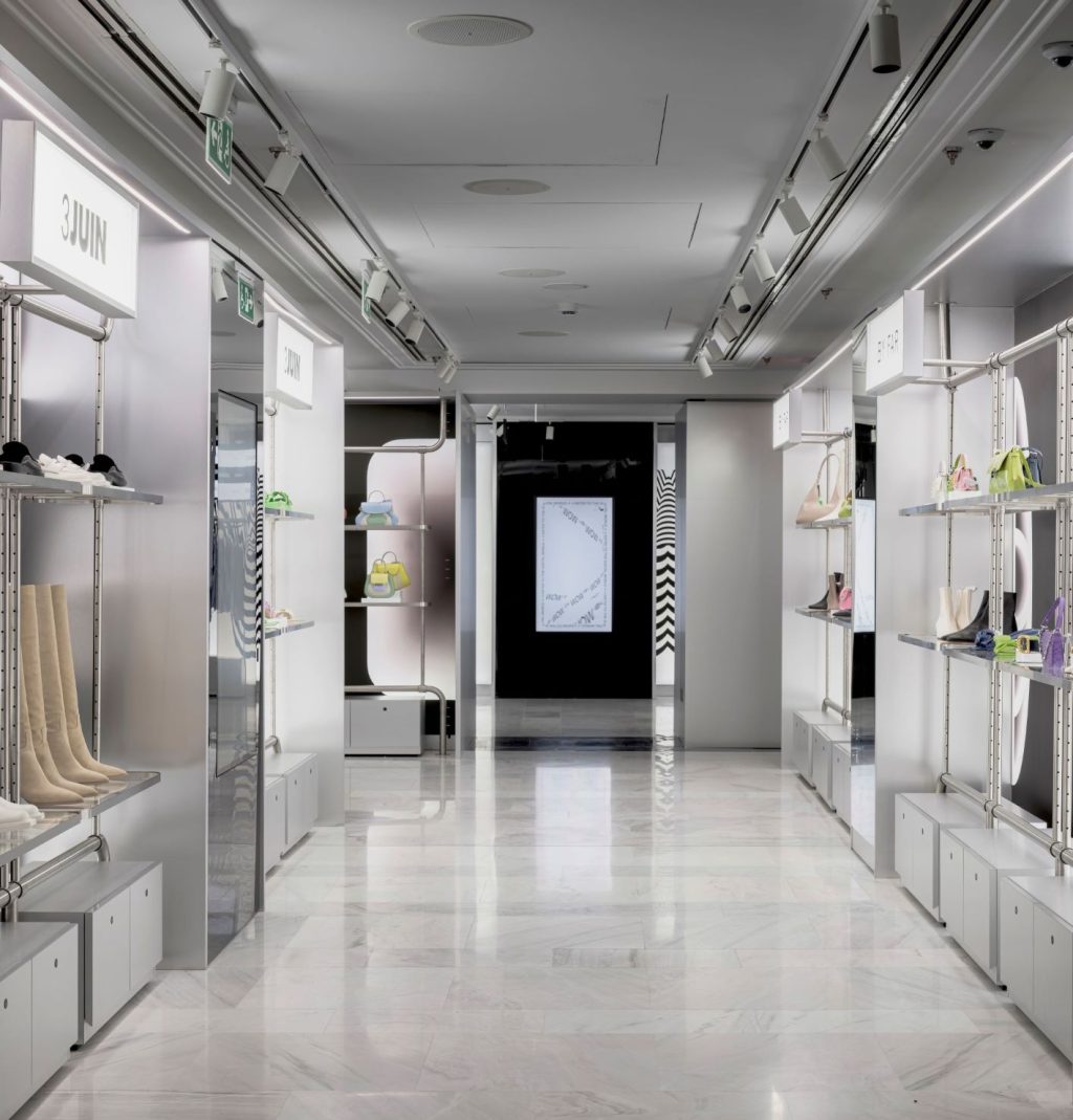 WOW Spectacular and immersive store concept. External Reference Architects