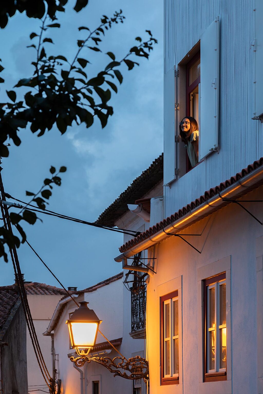 Keharmonian seni bina dan peningkatan kehidupan keluarga di Leiria. Rumah Matias Alves. Studio Joana Marcelino