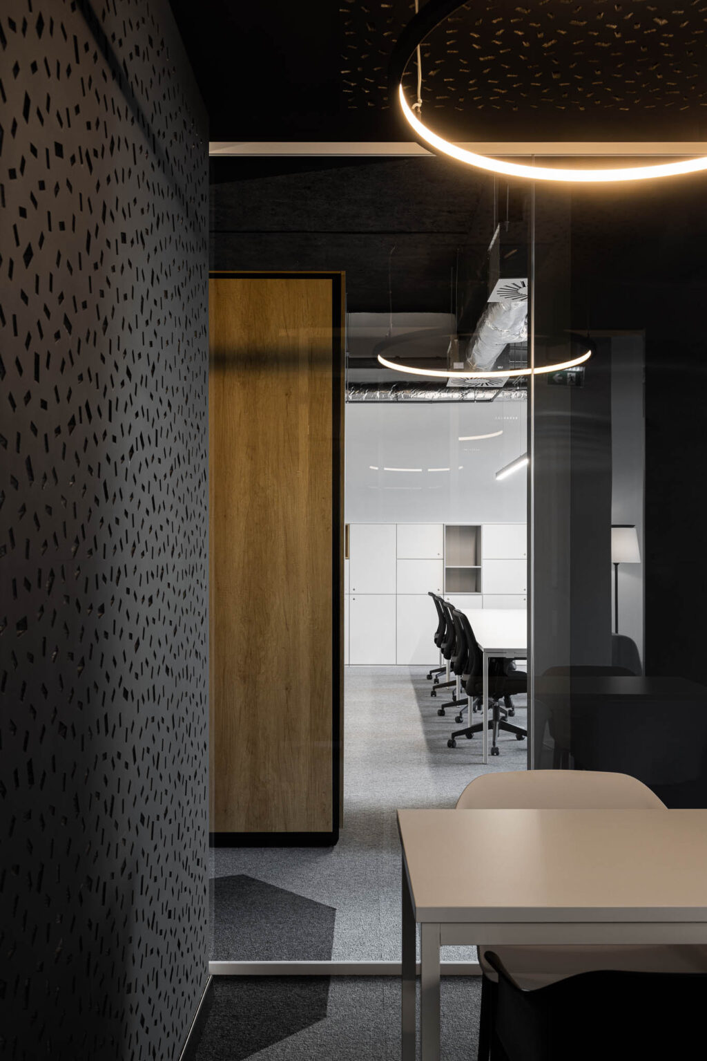 Το Bold by Devoteam στο Πόρτο είναι ένα γραφείο που αντικατοπτρίζει την ταυτότητα της πόλης και την ουσία της εταιρείας. Inception Architects Studio