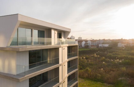 Contemporary life experiences in the S.Roque building in Aveiro. Sonia Cruz Architecture