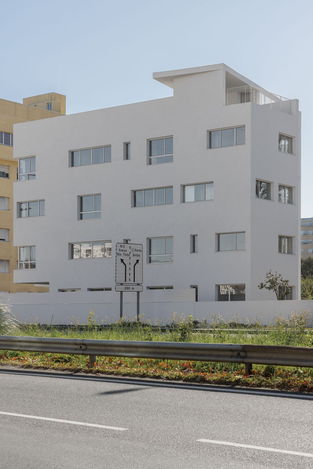 Nova Rio Housing šiuolaikinė architektūra, kuri meta iššūkį konvencijoms. Antonio Paulo Marquesas