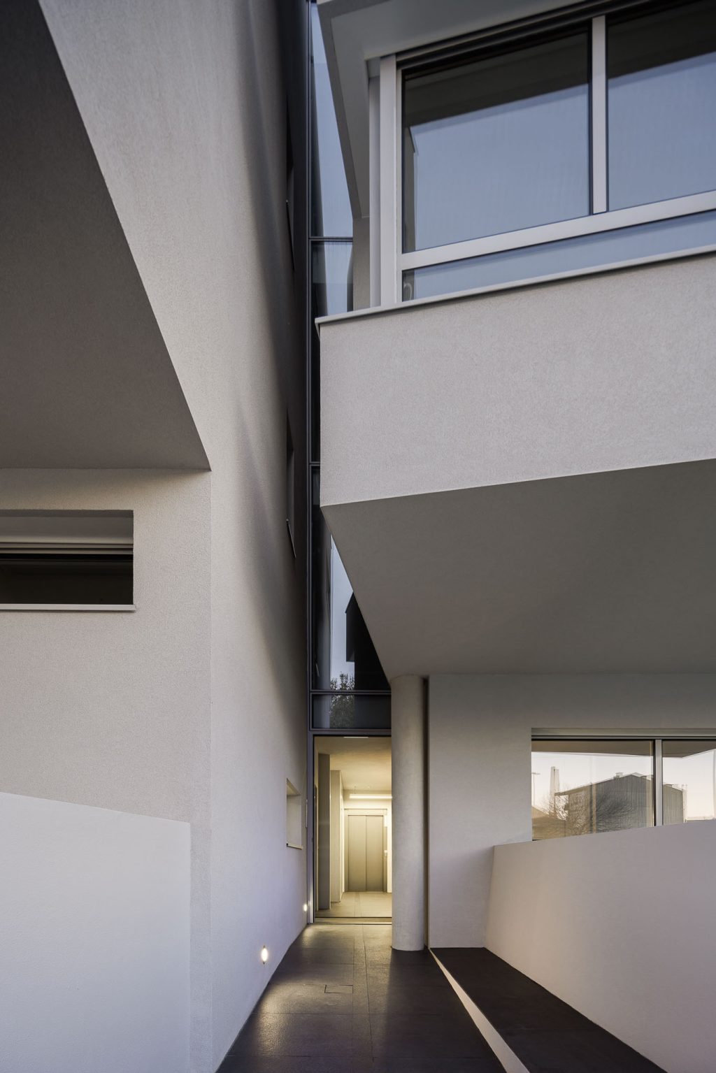 Nova Rio Housing contemporary architecture that challenges conventions. Antonio Paulo Marques