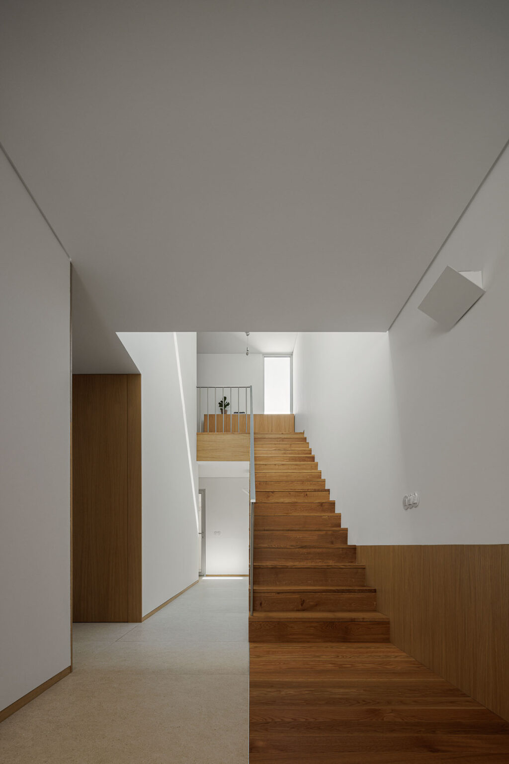 Seni bina yang mencabar konvensyen dan mewujudkan ruang emosi. Forte House oleh Pema Studio