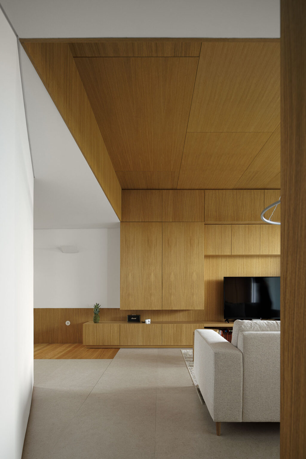 Arsitektur yang menantang konvensi dan menciptakan ruang emosional. Forte House oleh Pema Studio