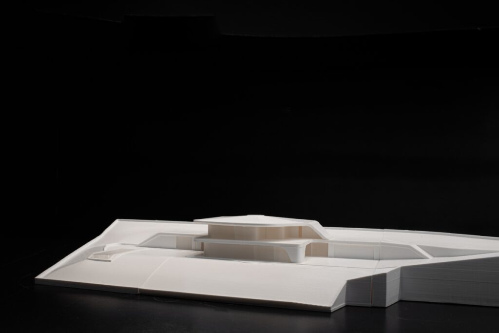 Villa EBは、ボルツァーノにあるエレガントなオーガニックレジデンスです。 ミニバンのアーキテクチャとデザイン。 モデル