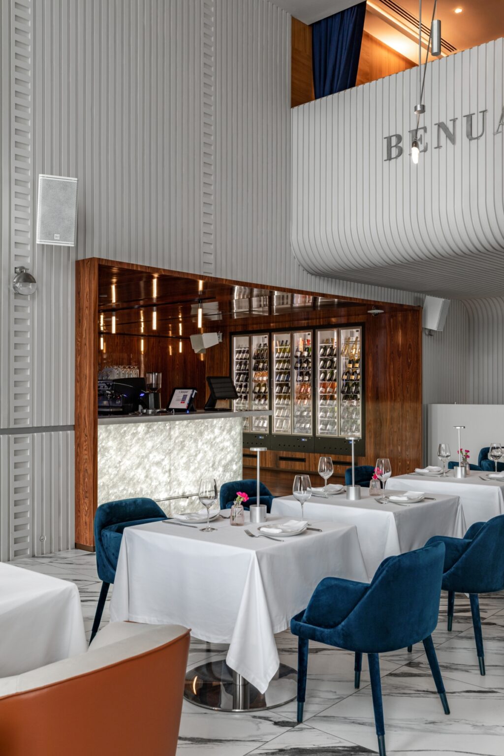 BENUAR restoranas – Art Deco elegancija su putojančiu popmeno dvelksmu