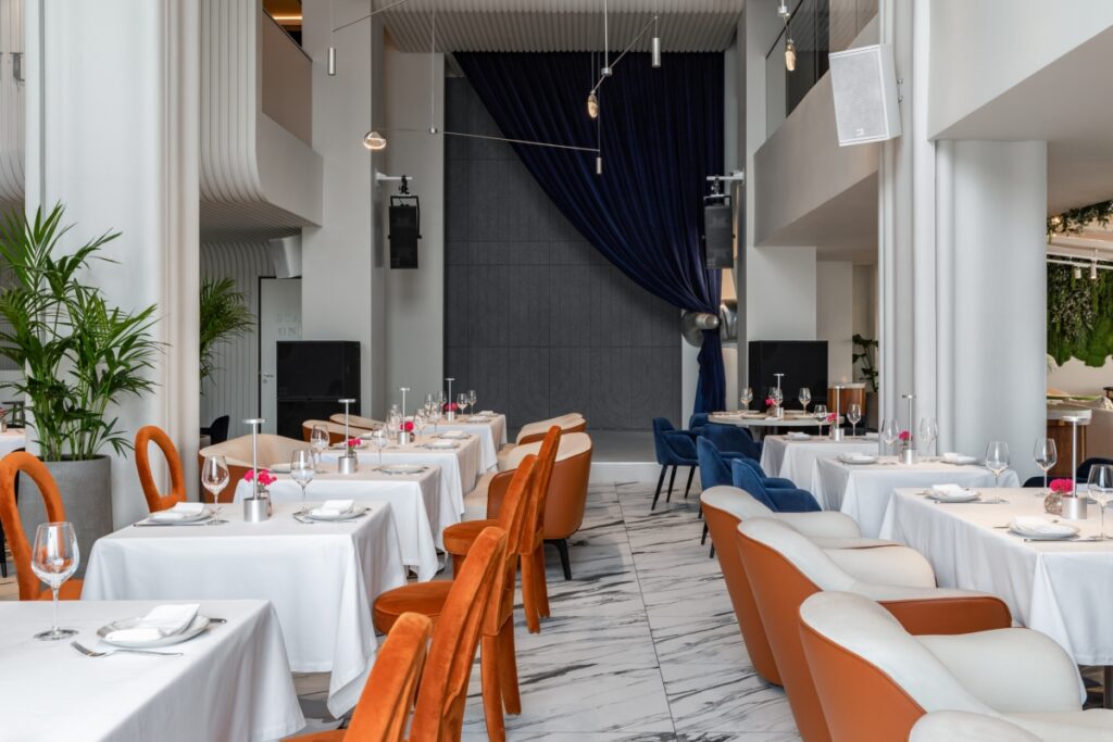 BENUAR restaurant the elegance of Art Deco with a sparkling touch of Pop Art