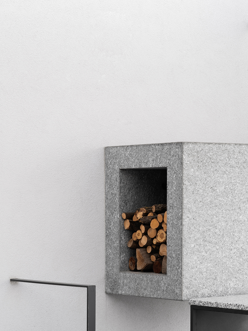 Detail des externen Holzschuppens im Grillbereich und Pizzaofen. ©Marco Cappelletti