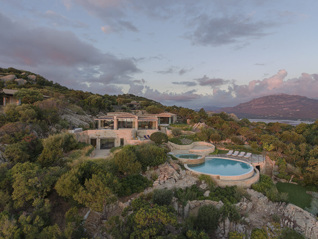 Villa S a Porto Rotondo, Sardegna: Un’elegante dimora di lusso tra terra e mare