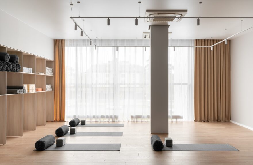 In2design. Yoga e Pilates studio main hall