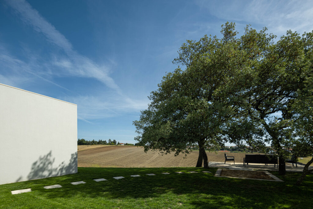 DP Arquitectos. casa na romeira