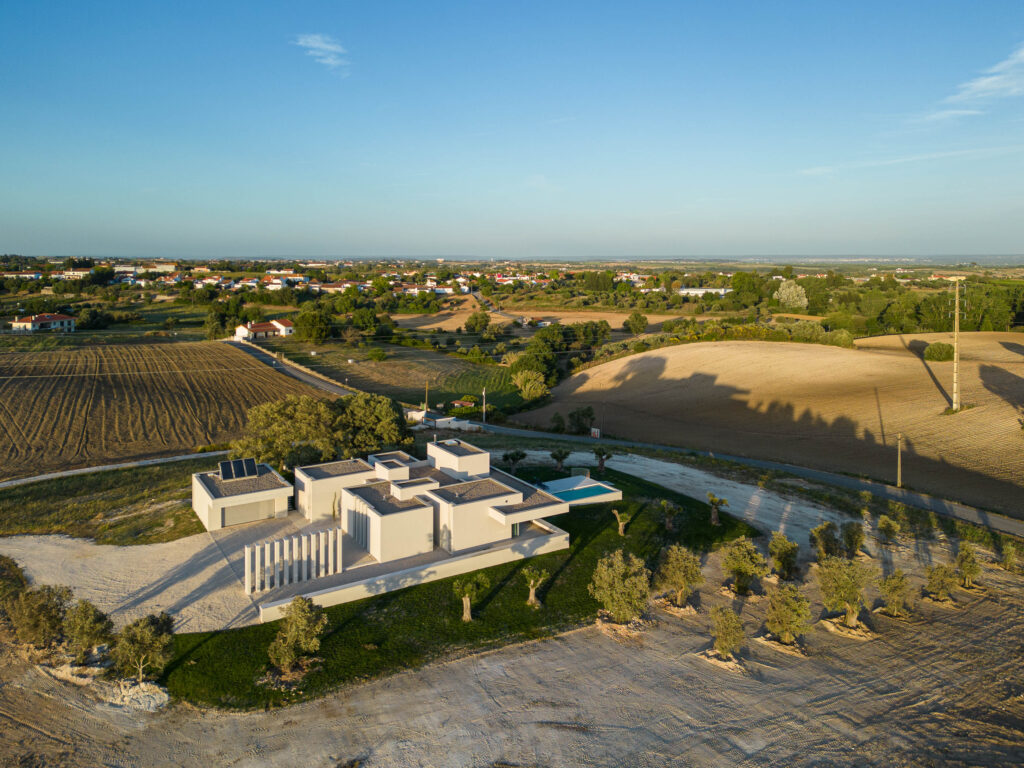 DP Arquitectos. casa na romeira