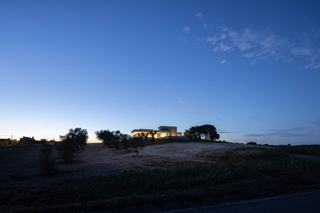 DP Arquitectos. casa na romeira